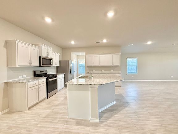 4th image of 8420 Hollymead Ln
