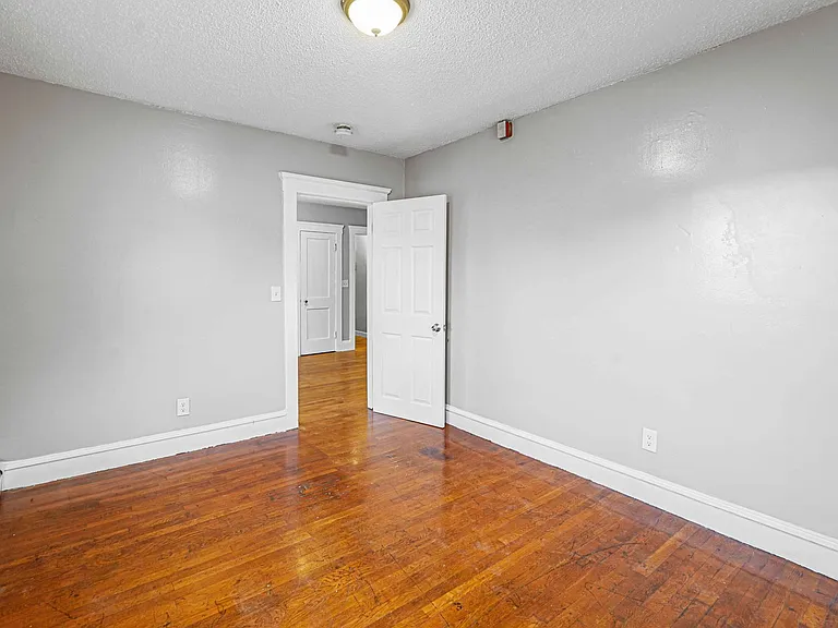 126 Sumner Ave — Photo 19