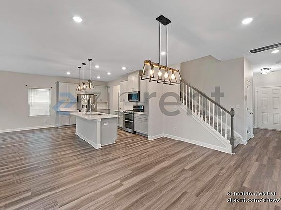2nd image of 2708 Arbor Loop Dr