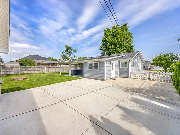 2nd image of 7823 W 98th Pl