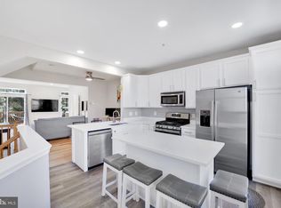 2981 Huntington Grove Sq, Alexandria, VA 22306