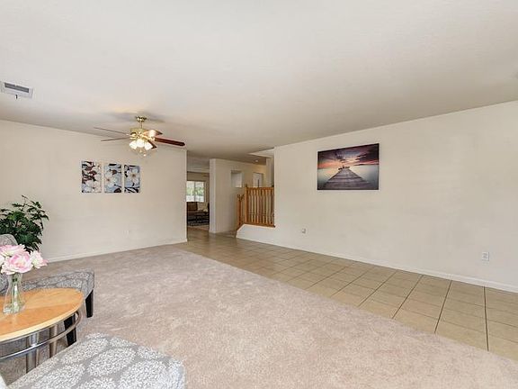 5th image of 38 Caprice Ct