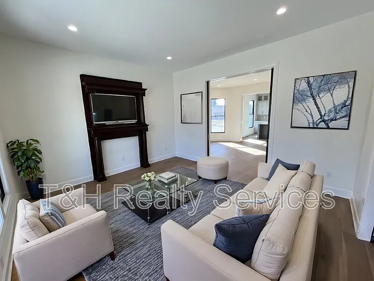 822 Union St — Photo 4