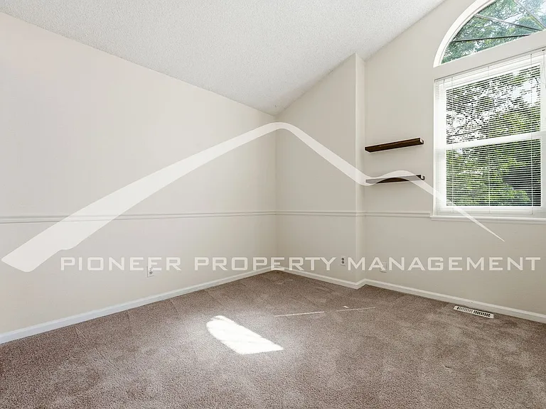 9753 Independence St — Photo 16