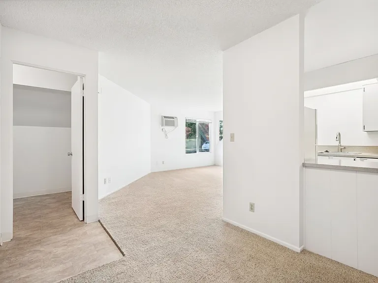 Plan F, 704 sq ft, 1 bed/1bath