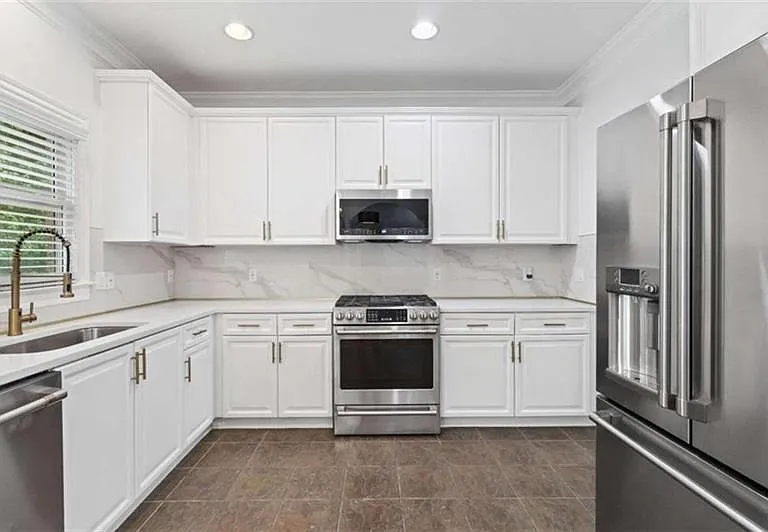 1711 Summit Glen Ln NE — Photo 3