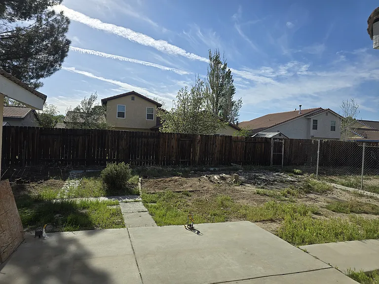 Acacia St — Photo 11
