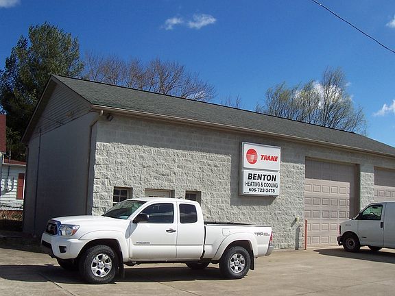 2nd image of 819 River Dr