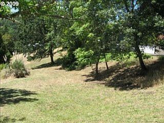 3rd image of 1442 NE Beulah Dr