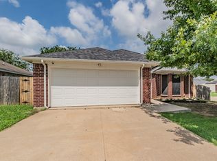 7000 Rovato Dr, Arlington, TX 76001