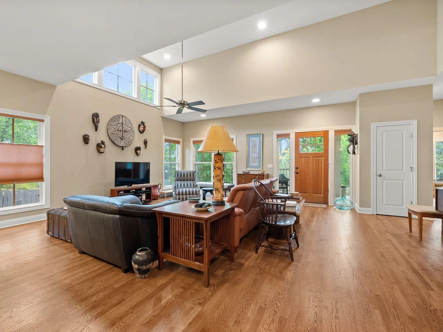 3 bed, 2.5 bath, 2200 sqft, $4,500 — Photo 4