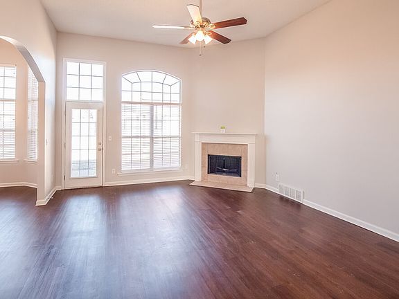 3rd image of 7126 Fernbank Ln