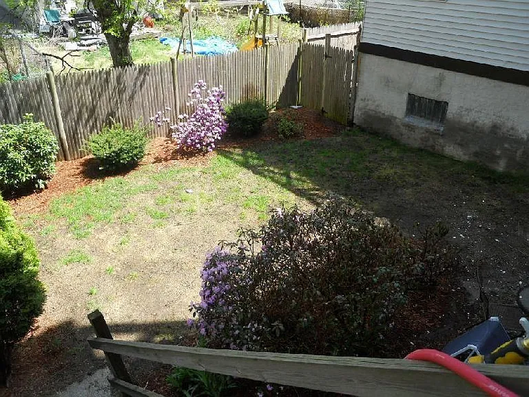 216 W 9th St #1 — Photo 11