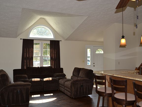 2nd image of 2903 Golden Fleece Dr