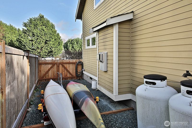 5th image of 4876 Breezefair Road
