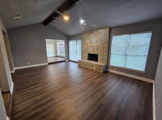 320 Goldfinch Dr, Fort Worth, TX 76108