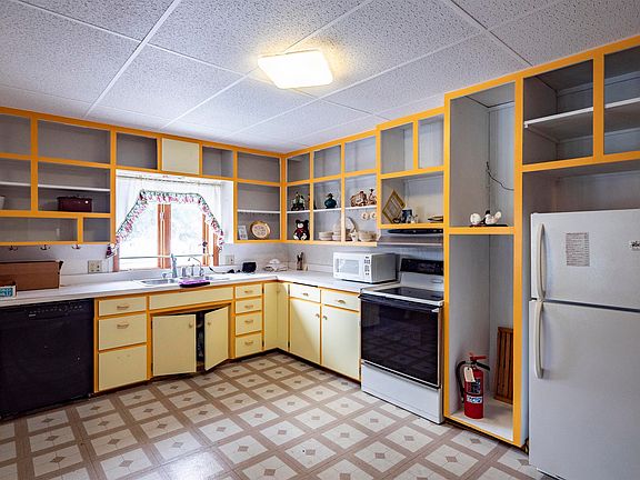 5th image of E2341 Danielson Rd