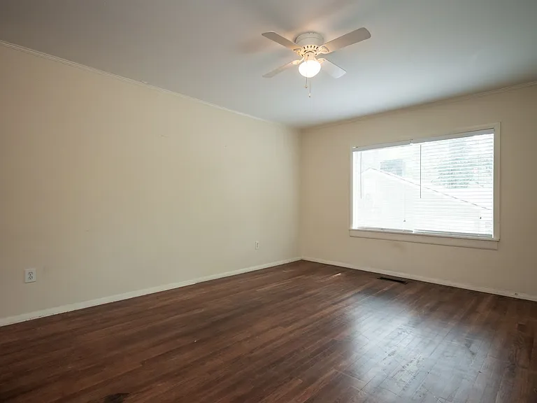 175 Habersham Way — Photo 8