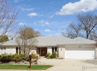 2117 Valley Rd, Northbrook, IL 60062