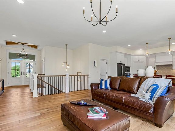 5th image of 5968 Oak Creek Ct