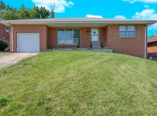 9133 Ranch Meadows Dr, Saint Louis, MO 63136