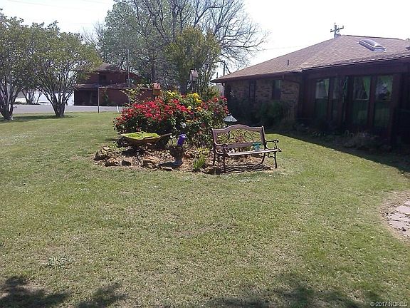 3rd image of 20 Lakeview Dr