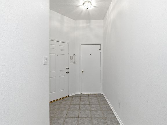 4th image of 2729 Mountain Lion Dr