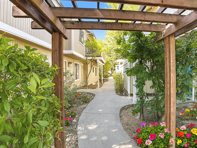 Redwood Landing — Photo 6