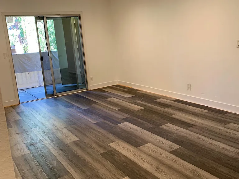 259 N Capitol Ave — Photo 19