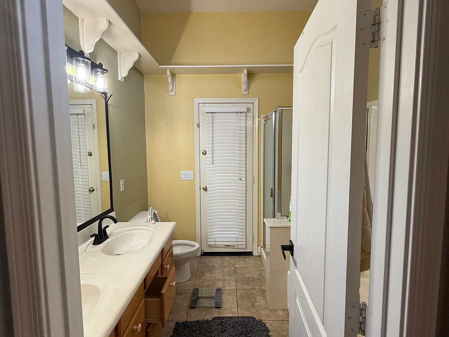 3 bed, 1684 sqft, $1,800 — Photo 4