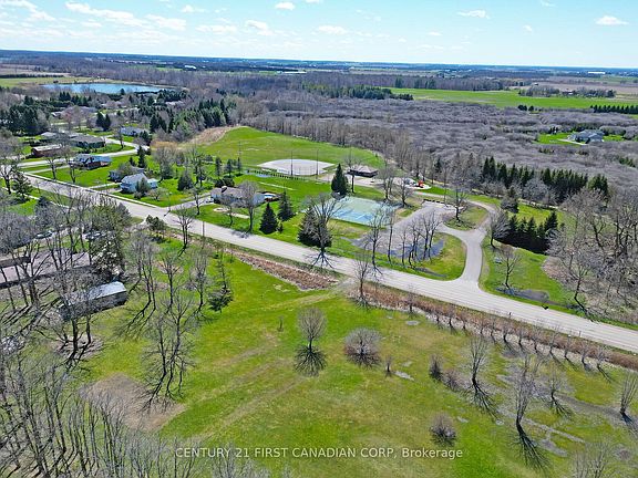 3rd image of 23992 Denfield Rd