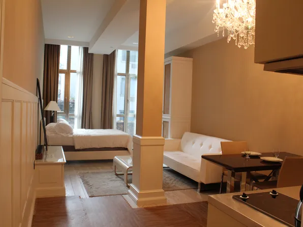 216 East 52nd Street image 7 of 8