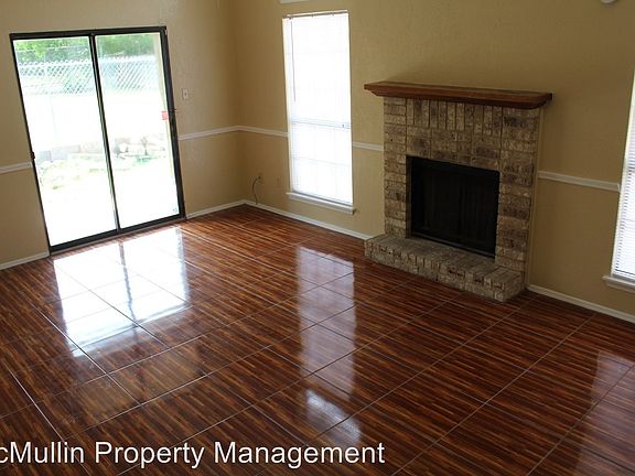 2nd image of 1613 Lea Ann Dr