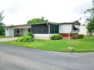 22 Lakeview Dr, Fruitland Park, FL 34731