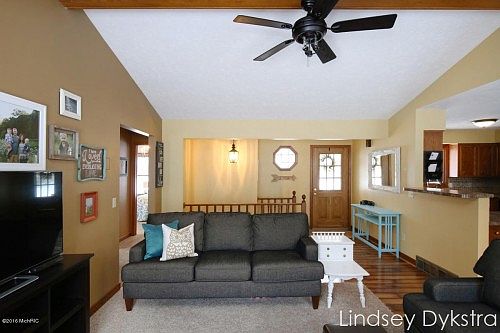 5th image of 7384 Pheasant Run Dr
