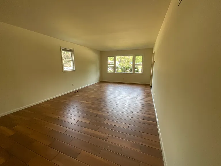 231 Fallsbrook Rd — Photo 11