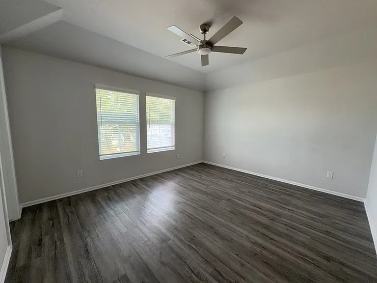 505 Hines Ave — Photo 17