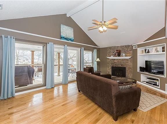 4th image of 58 Beach Dr