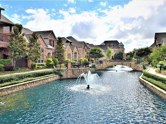 3rd image of 4065 Chaucer Ln