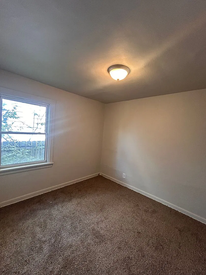 4011 South Park Dr — Photo 4