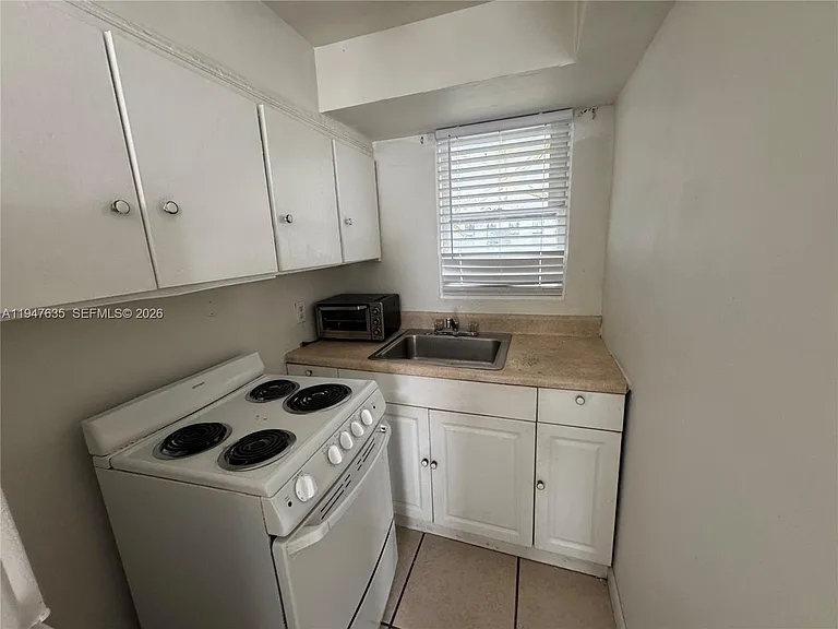 921 N 17th Ct #925 — Photo 7