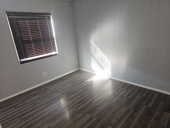 3rd image of 905 S 37th St #2