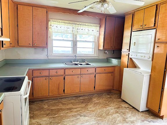 3rd image of 250 Southern Dr