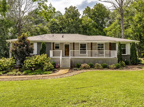 302 Green Acres Dr, Goodlettsville, TN 37072