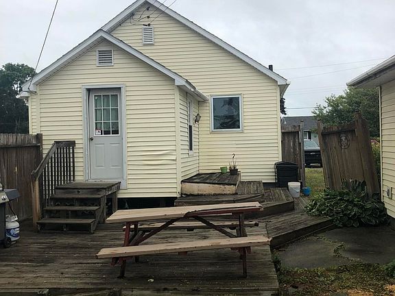 4th image of 1500 Davitt St