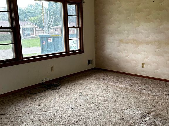 4th image of 8704 Hagner Dr