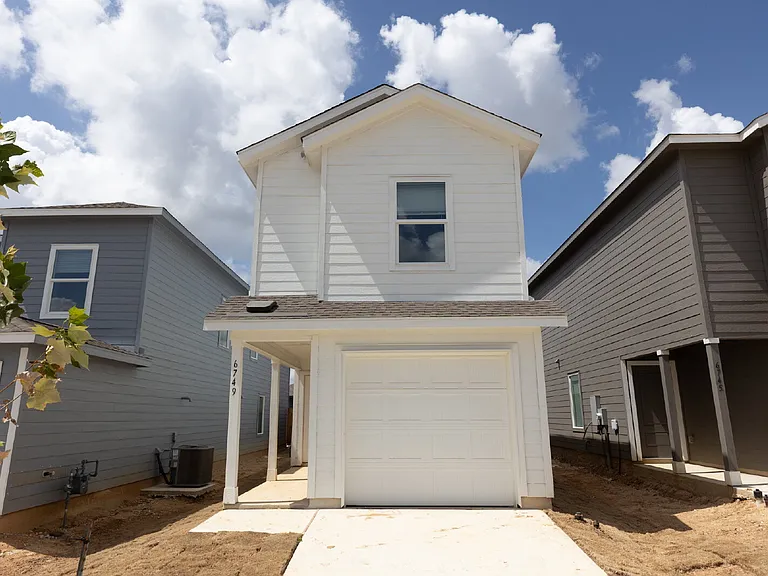 6749 Marble Rdg — Photo 1