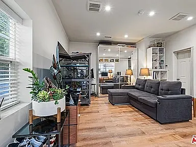 6803 Iris Cir — Photo 4