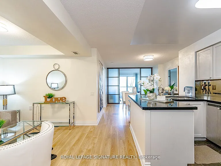 21 Hillcrest Ave #209 — Photo 17