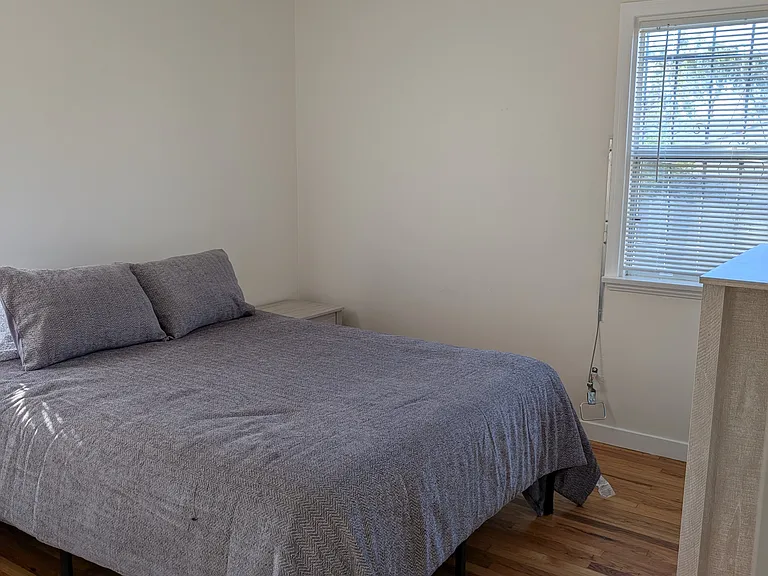 Bedroom 2 - Queen-sized bed